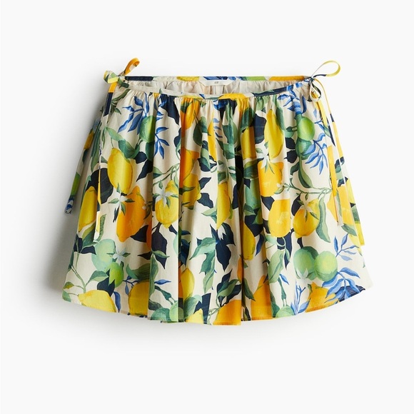 H&M - Picture 1 of 4